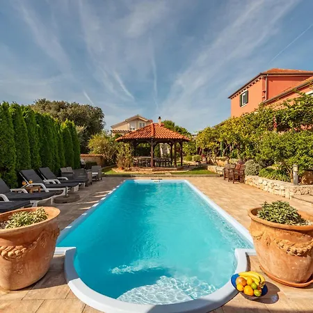 Stocco Villa